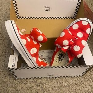 Limited Edition Minnie Mouse Bow Vans
